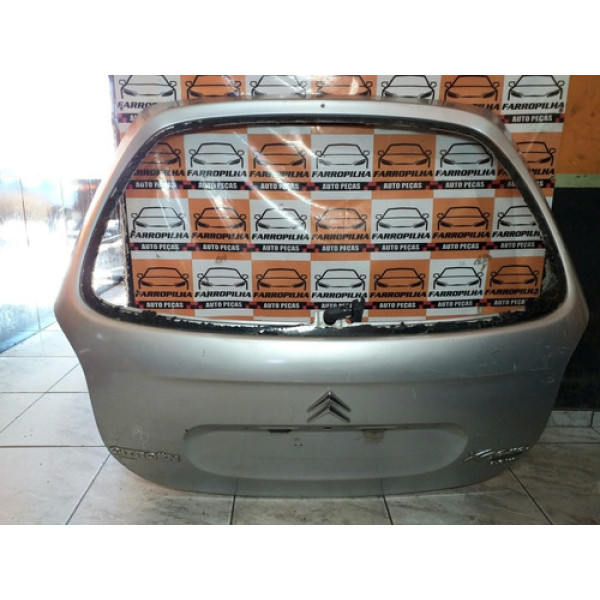 Tampa Traseira Citroen Picasso 01/08 (c/ Detalhes De Uso)