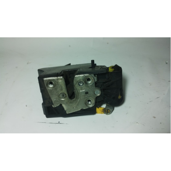 Fechadura Porta Trazeira L.e Sandero Logan 14/19 825033943r